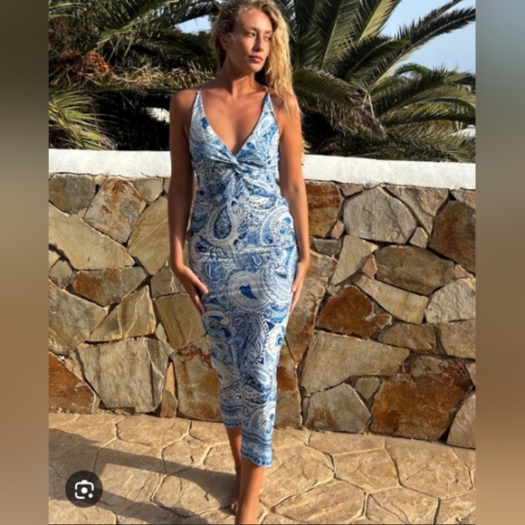 Zara Dresses & Skirts - Zara Knot Print Midi Dress
